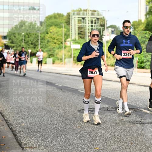 06.09.2026 - CURREX Alsterlauf Dr. Thomas Lammeyer http://msf.ph/oto/10137343 06.09.2026 10:02:54 Laufen 2541, 3247, 3130 meine-sportfotos.de