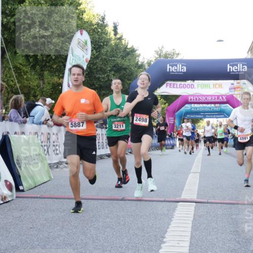 06.09.2026 - CURREX Alsterlauf Yannick Fuchs http://msf.ph/oto/10137354 06.09.2026 09:45:22 Ziel 2111, 2170, 2449, 2498, 3211, 3593, 4586, 4891, 5216, 5254, 5352, 5887, 5926, 6476, 8020, 8341 meine-sportfotos.de