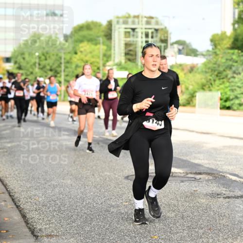 06.09.2026 - CURREX Alsterlauf Dr. Thomas Lammeyer http://msf.ph/oto/10137396 06.09.2026 10:03:01 Laufen 2426, 143 meine-sportfotos.de