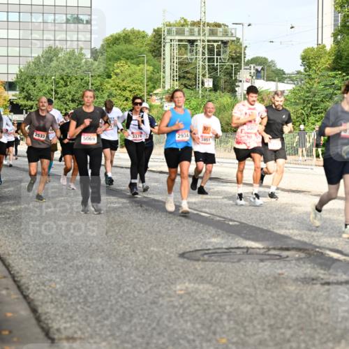 06.09.2026 - CURREX Alsterlauf Dr. Thomas Lammeyer http://msf.ph/oto/10137439 06.09.2026 10:03:05 Laufen 8306, 2532, 3376, 5, 2934, 5951, 2533, 5069, 5001 meine-sportfotos.de