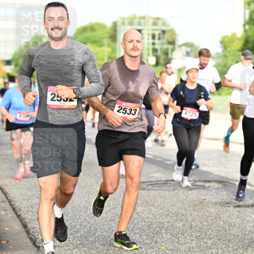 06.09.2026 - CURREX Alsterlauf Dr. Thomas Lammeyer http://msf.ph/oto/10137488 06.09.2026 10:03:09 Laufen 2532, 2533, 4725, 3376, 5069 meine-sportfotos.de