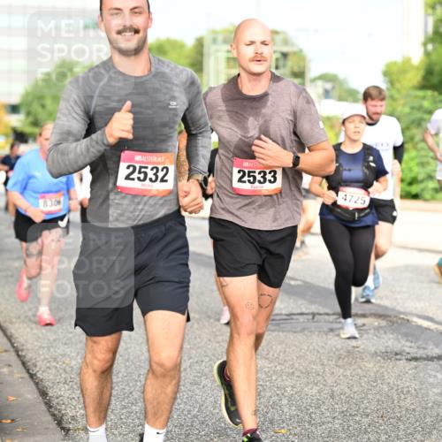06.09.2026 - CURREX Alsterlauf Dr. Thomas Lammeyer http://msf.ph/oto/10137491 06.09.2026 10:03:09 Laufen 8306, 2532, 2533, 4725, 376 meine-sportfotos.de