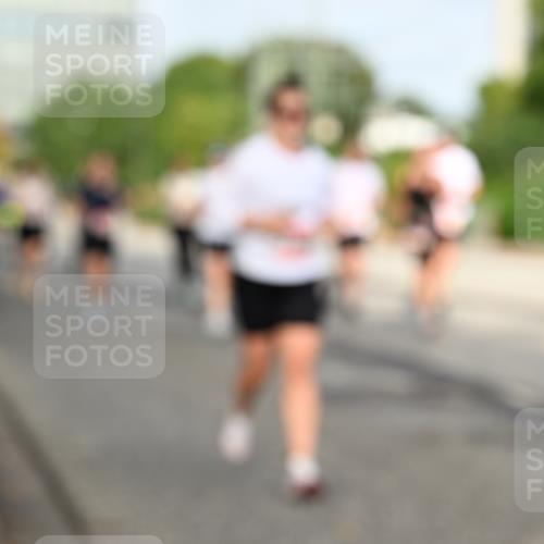 06.09.2026 - CURREX Alsterlauf Dr. Thomas Lammeyer http://msf.ph/oto/10137530 06.09.2026 10:03:13 Laufen  meine-sportfotos.de