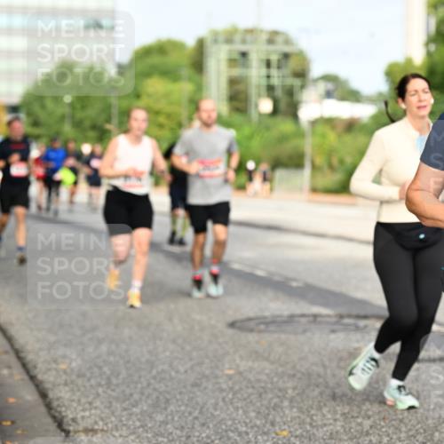 06.09.2026 - CURREX Alsterlauf Dr. Thomas Lammeyer http://msf.ph/oto/10137568 06.09.2026 10:03:18 Laufen 118, 2459 meine-sportfotos.de