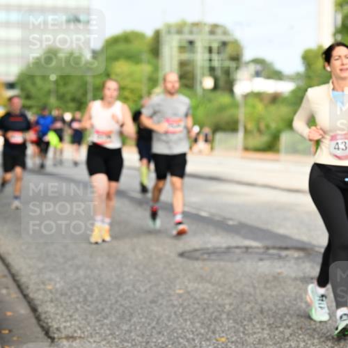 06.09.2026 - CURREX Alsterlauf Dr. Thomas Lammeyer http://msf.ph/oto/10137569 06.09.2026 10:03:18 Laufen 4347 meine-sportfotos.de