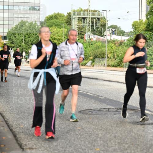 06.09.2026 - CURREX Alsterlauf Dr. Thomas Lammeyer http://msf.ph/oto/10137764 06.09.2026 10:03:39 Laufen 16, 4473 meine-sportfotos.de