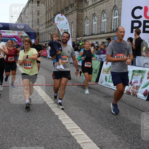 06.09.2026 - CURREX Alsterlauf Strokosch-Dieckow http://msf.ph/oto/10137766 06.09.2026 09:59:49 Ziel 2269, 2660, 2676, 3119, 3120, 3414, 4042, 4209, 4323, 4324, 4498, 4889, 4916, 5055, 5056, 5154, 5229, 5497, 5800, 6017, 6148, 6244, 6268, 8082 meine-sportfotos.de