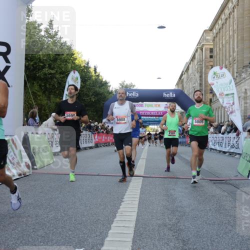 06.09.2026 - CURREX Alsterlauf Yannick Fuchs http://msf.ph/oto/10137798 06.09.2026 09:45:28 Ziel 2101, 2111, 2170, 2406, 2498, 3146, 3211, 3259, 3593, 3615, 4581, 4586, 4891, 5216, 5699, 5805, 5887, 5926, 5988, 6476, 8341 meine-sportfotos.de