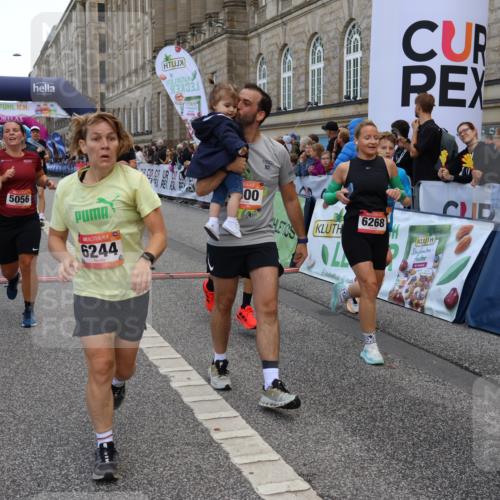 06.09.2026 - CURREX Alsterlauf Strokosch-Dieckow http://msf.ph/oto/10137864 06.09.2026 09:59:49 Ziel 2269, 2660, 2676, 3119, 3120, 3414, 4042, 4209, 4323, 4324, 4498, 4889, 4916, 5055, 5056, 5154, 5229, 5497, 5800, 6017, 6148, 6244, 6268, 8082 meine-sportfotos.de