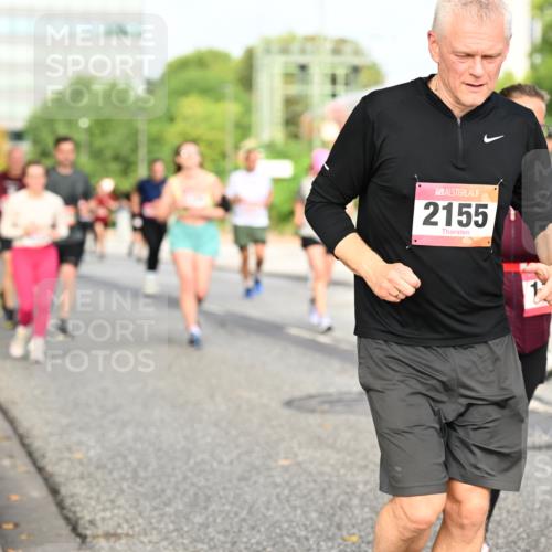 06.09.2026 - CURREX Alsterlauf Dr. Thomas Lammeyer http://msf.ph/oto/10137871 06.09.2026 10:03:53 Laufen 2155 meine-sportfotos.de