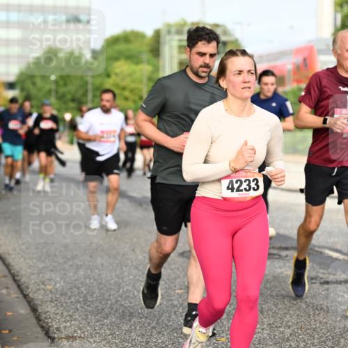 06.09.2026 - CURREX Alsterlauf Dr. Thomas Lammeyer http://msf.ph/oto/10137917 06.09.2026 10:03:58 Laufen 4233, 23, 4208 meine-sportfotos.de