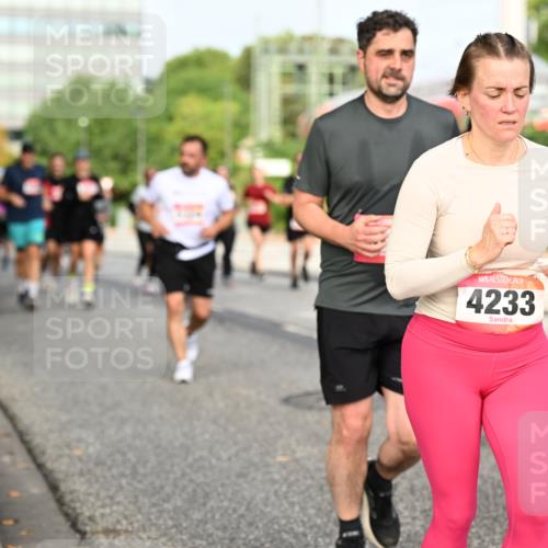 06.09.2026 - CURREX Alsterlauf Dr. Thomas Lammeyer http://msf.ph/oto/10137920 06.09.2026 10:03:58 Laufen 4233 meine-sportfotos.de