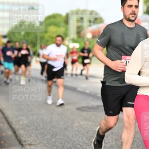 06.09.2026 - CURREX Alsterlauf Dr. Thomas Lammeyer http://msf.ph/oto/10137922 06.09.2026 10:03:58 Laufen 4233 meine-sportfotos.de