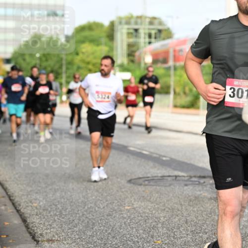 06.09.2026 - CURREX Alsterlauf Dr. Thomas Lammeyer http://msf.ph/oto/10137927 06.09.2026 10:03:59 Laufen 3324, 301 meine-sportfotos.de