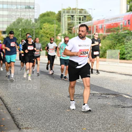 06.09.2026 - CURREX Alsterlauf Dr. Thomas Lammeyer http://msf.ph/oto/10137937 06.09.2026 10:04:00 Laufen 3754, 3757, 324 meine-sportfotos.de