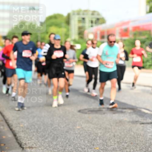 06.09.2026 - CURREX Alsterlauf Dr. Thomas Lammeyer http://msf.ph/oto/10137955 06.09.2026 10:04:02 Laufen  meine-sportfotos.de