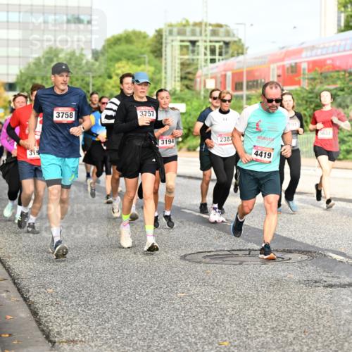 06.09.2026 - CURREX Alsterlauf Dr. Thomas Lammeyer http://msf.ph/oto/10137957 06.09.2026 10:04:02 Laufen 315, 3758, 3757, 3194, 2387, 08, 09, 219, 4419, 91, 5634, 3576 meine-sportfotos.de