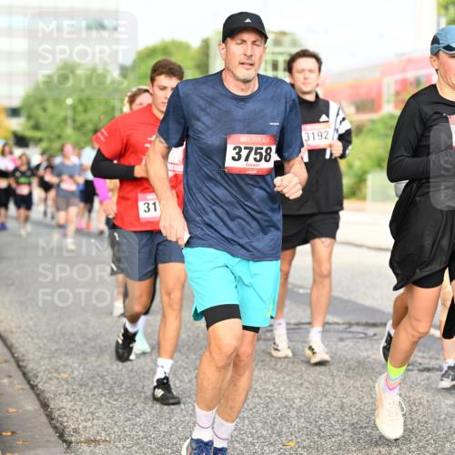 06.09.2026 - CURREX Alsterlauf Dr. Thomas Lammeyer http://msf.ph/oto/10137981 06.09.2026 10:04:04 Laufen 31, 3758, 3192, 3757, 4561 meine-sportfotos.de