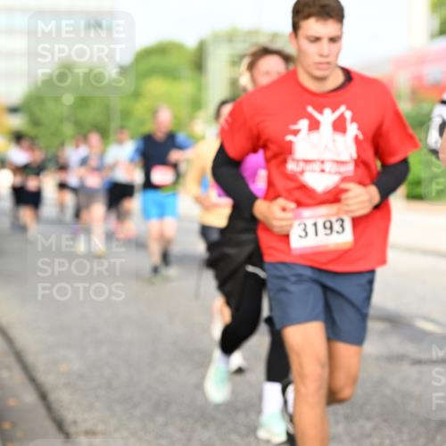06.09.2026 - CURREX Alsterlauf Dr. Thomas Lammeyer http://msf.ph/oto/10137994 06.09.2026 10:04:05 Laufen 3193 meine-sportfotos.de