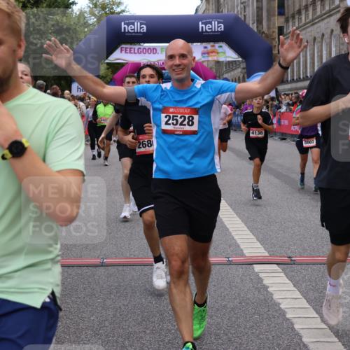 06.09.2026 - CURREX Alsterlauf Strokosch-Dieckow http://msf.ph/oto/10138136 06.09.2026 10:00:07 Ziel 2136, 2300, 2528, 2686, 2743, 2947, 3179, 3268, 3294, 3364, 3511, 4136, 4180, 4237, 4407, 4424, 5472, 5501, 5738, 5741, 5823, 6254, 8002, 8023, 8035, 8314 meine-sportfotos.de