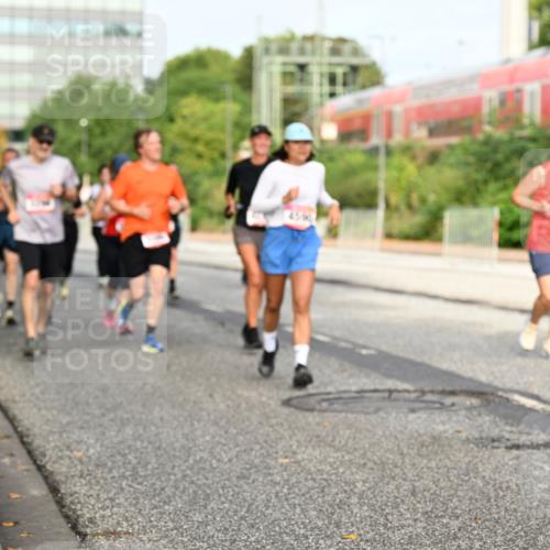 06.09.2026 - CURREX Alsterlauf Dr. Thomas Lammeyer http://msf.ph/oto/10138187 06.09.2026 10:04:23 Laufen 3657 meine-sportfotos.de