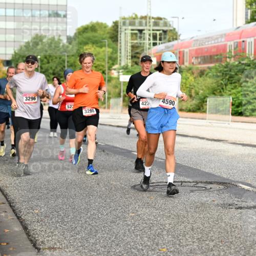 06.09.2026 - CURREX Alsterlauf Dr. Thomas Lammeyer http://msf.ph/oto/10138194 06.09.2026 10:04:24 Laufen 3296, 523, 42, 3298, 4590, 4169 meine-sportfotos.de