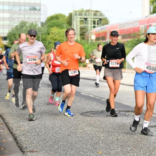 06.09.2026 - CURREX Alsterlauf Dr. Thomas Lammeyer http://msf.ph/oto/10138206 06.09.2026 10:04:25 Laufen 3296, 52, 3298, 4274, 4590 meine-sportfotos.de