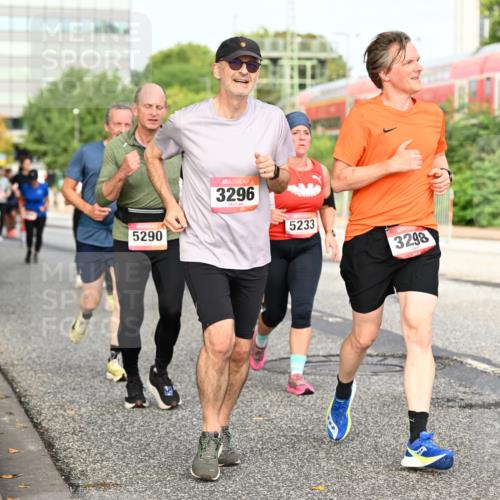 06.09.2026 - CURREX Alsterlauf Dr. Thomas Lammeyer http://msf.ph/oto/10138220 06.09.2026 10:04:26 Laufen 5290, 3296, 5233, 3298, 427 meine-sportfotos.de