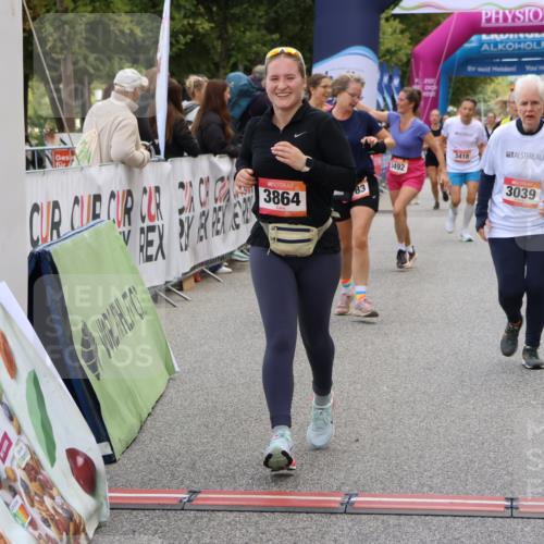 06.09.2026 - CURREX Alsterlauf Strokosch-Dieckow http://msf.ph/oto/10138241 06.09.2026 10:14:18 Ziel 2800, 3039, 3418, 3494, 3513, 3864, 3986, 4109, 4452, 4637, 5183, 5363, 5475, 5506, 6052 meine-sportfotos.de