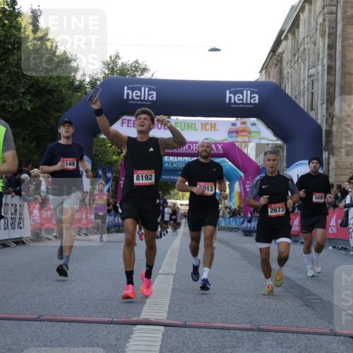 06.09.2026 - CURREX Alsterlauf Yannick Fuchs http://msf.ph/oto/10138248 06.09.2026 09:45:36 Ziel 2101, 2615, 2673, 3146, 3149, 3259, 3615, 4141, 4581, 5697, 5805, 5988, 6013, 6450, 8192 meine-sportfotos.de