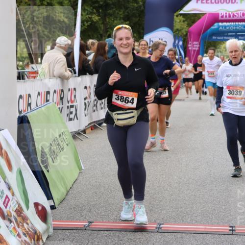 06.09.2026 - CURREX Alsterlauf Strokosch-Dieckow http://msf.ph/oto/10138272 06.09.2026 10:14:18 Ziel 2800, 3039, 3418, 3494, 3513, 3864, 3986, 4109, 4452, 4637, 5183, 5363, 5475, 5506, 6052 meine-sportfotos.de