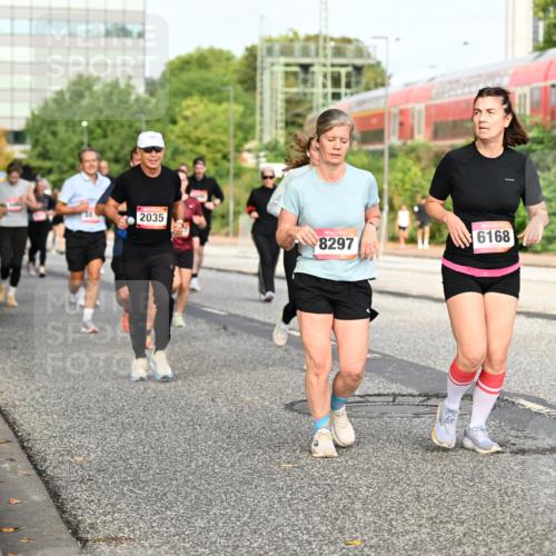 06.09.2026 - CURREX Alsterlauf Dr. Thomas Lammeyer http://msf.ph/oto/10138311 06.09.2026 10:04:35 Laufen 3411, 2035, 8297, 6168 meine-sportfotos.de