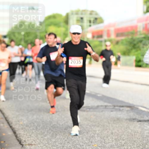 06.09.2026 - CURREX Alsterlauf Dr. Thomas Lammeyer http://msf.ph/oto/10138332 06.09.2026 10:04:37 Laufen 2035 meine-sportfotos.de