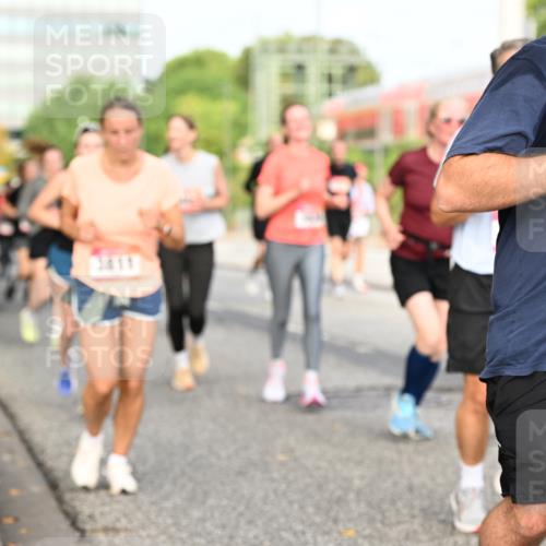 06.09.2026 - CURREX Alsterlauf Dr. Thomas Lammeyer http://msf.ph/oto/10138356 06.09.2026 10:04:39 Laufen 3811, 5345 meine-sportfotos.de