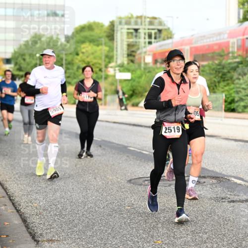 06.09.2026 - CURREX Alsterlauf Dr. Thomas Lammeyer http://msf.ph/oto/10138447 06.09.2026 10:04:48 Laufen 5985, 2519, 05, 5030 meine-sportfotos.de