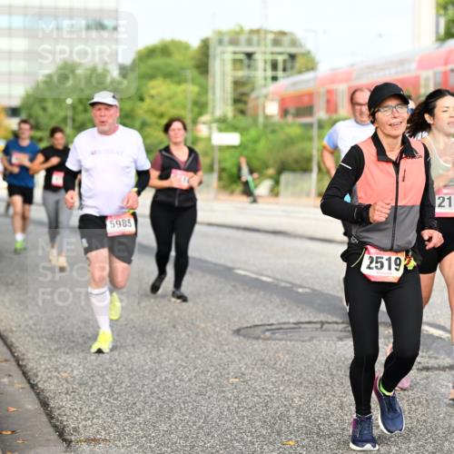 06.09.2026 - CURREX Alsterlauf Dr. Thomas Lammeyer http://msf.ph/oto/10138453 06.09.2026 10:04:48 Laufen 5985, 2519, 2105 meine-sportfotos.de