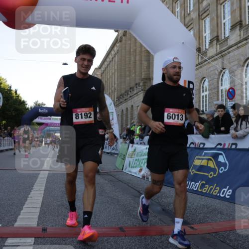 06.09.2026 - CURREX Alsterlauf Yannick Fuchs http://msf.ph/oto/10138545 06.09.2026 09:45:39 Ziel 2615, 2673, 3149, 3259, 3602, 4141, 4372, 4581, 5697, 6013, 6401, 6449, 6450, 8192 meine-sportfotos.de