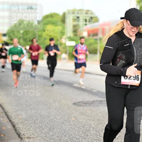 06.09.2026 - CURREX Alsterlauf Dr. Thomas Lammeyer http://msf.ph/oto/10138604 06.09.2026 10:05:04 Laufen 0296 meine-sportfotos.de