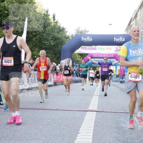 06.09.2026 - CURREX Alsterlauf Yannick Fuchs http://msf.ph/oto/10138607 06.09.2026 09:45:42 Ziel 2615, 2673, 3149, 3602, 4372, 4982, 5697, 6013, 6186, 6401, 6449, 6450, 8192, 8228 meine-sportfotos.de