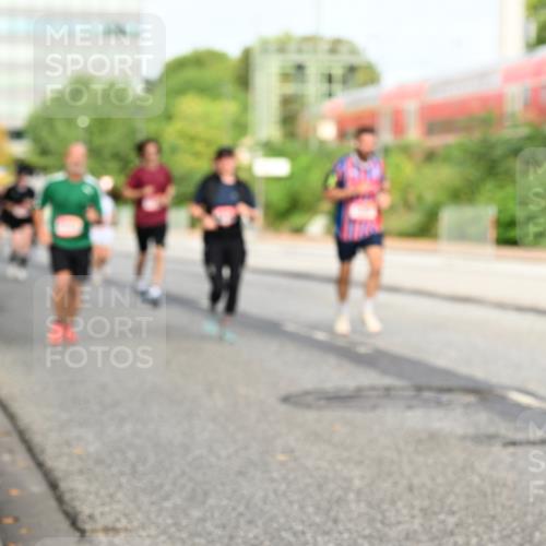 06.09.2026 - CURREX Alsterlauf Dr. Thomas Lammeyer http://msf.ph/oto/10138611 06.09.2026 10:05:04 Laufen  meine-sportfotos.de