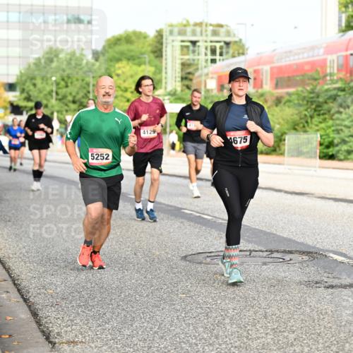 06.09.2026 - CURREX Alsterlauf Dr. Thomas Lammeyer http://msf.ph/oto/10138633 06.09.2026 10:05:06 Laufen 5252, 4129, 4675 meine-sportfotos.de