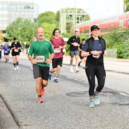 06.09.2026 - CURREX Alsterlauf Dr. Thomas Lammeyer http://msf.ph/oto/10138636 06.09.2026 10:05:07 Laufen 5252, 4129, 4015 meine-sportfotos.de
