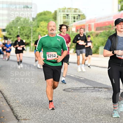 06.09.2026 - CURREX Alsterlauf Dr. Thomas Lammeyer http://msf.ph/oto/10138643 06.09.2026 10:05:07 Laufen 5252, 4075 meine-sportfotos.de
