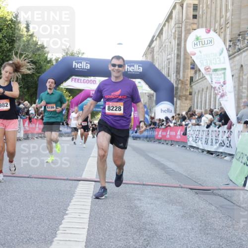 06.09.2026 - CURREX Alsterlauf Yannick Fuchs http://msf.ph/oto/10138679 06.09.2026 09:45:44 Ziel 2054, 2615, 2673, 3149, 3602, 4372, 4982, 5697, 6013, 6186, 6401, 6449, 8192, 8228 meine-sportfotos.de