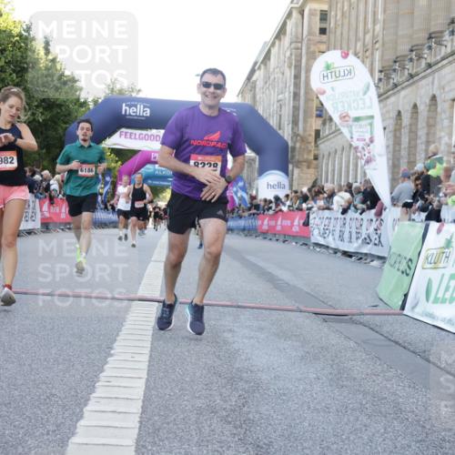 06.09.2026 - CURREX Alsterlauf Yannick Fuchs http://msf.ph/oto/10138692 06.09.2026 09:45:45 Ziel 2054, 2673, 3149, 3602, 4341, 4372, 4982, 5697, 6013, 6186, 6401, 6449, 8228 meine-sportfotos.de