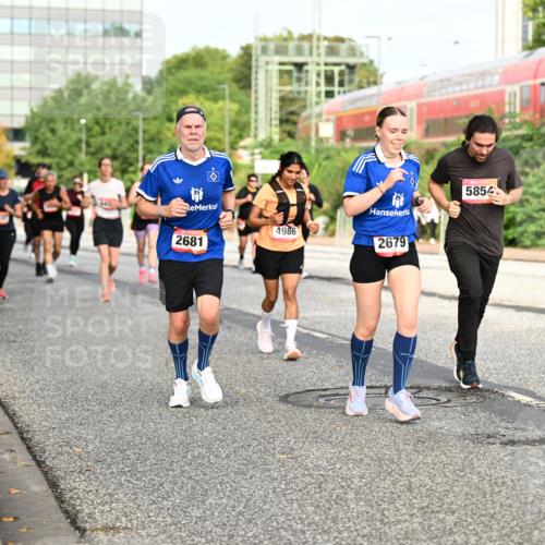 06.09.2026 - CURREX Alsterlauf Dr. Thomas Lammeyer http://msf.ph/oto/10138792 06.09.2026 10:05:22 Laufen 2681, 5854, 4986, 2679, 88 meine-sportfotos.de