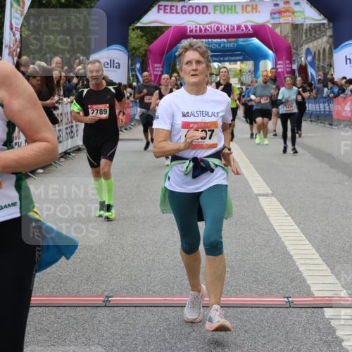 06.09.2026 - CURREX Alsterlauf Strokosch-Dieckow http://msf.ph/oto/10138807 06.09.2026 10:15:06 Ziel 2789, 2860, 3023, 3134, 3454, 3614, 3630, 3631, 4497, 5439, 5630, 5966, 8081 meine-sportfotos.de