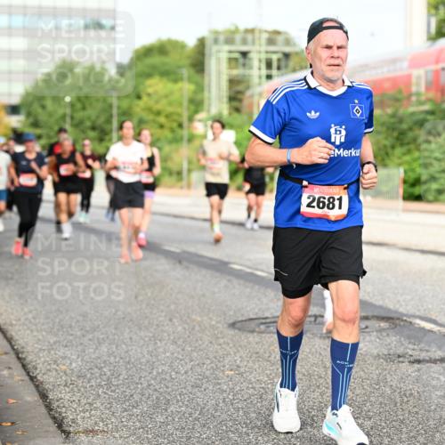 06.09.2026 - CURREX Alsterlauf Dr. Thomas Lammeyer http://msf.ph/oto/10138809 06.09.2026 10:05:23 Laufen 2681 meine-sportfotos.de