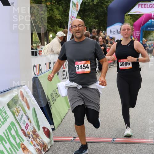 06.09.2026 - CURREX Alsterlauf Strokosch-Dieckow http://msf.ph/oto/10138896 06.09.2026 10:15:11 Ziel 2621, 2789, 2794, 2871, 2938, 3023, 3027, 3302, 3454, 4497, 5439, 5630, 5931, 5966, 6408, 8081 meine-sportfotos.de