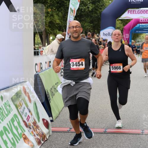 06.09.2026 - CURREX Alsterlauf Strokosch-Dieckow http://msf.ph/oto/10138902 06.09.2026 10:15:11 Ziel 2621, 2789, 2794, 2871, 2938, 3023, 3027, 3302, 3454, 4497, 5439, 5630, 5931, 5966, 6408, 8081 meine-sportfotos.de